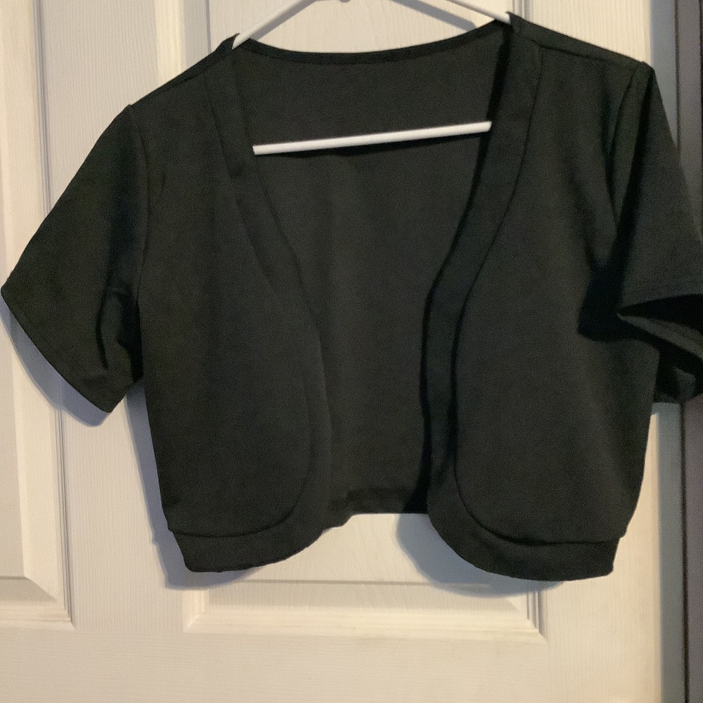 Women’s Black Open-Front Crop Shrug Size S